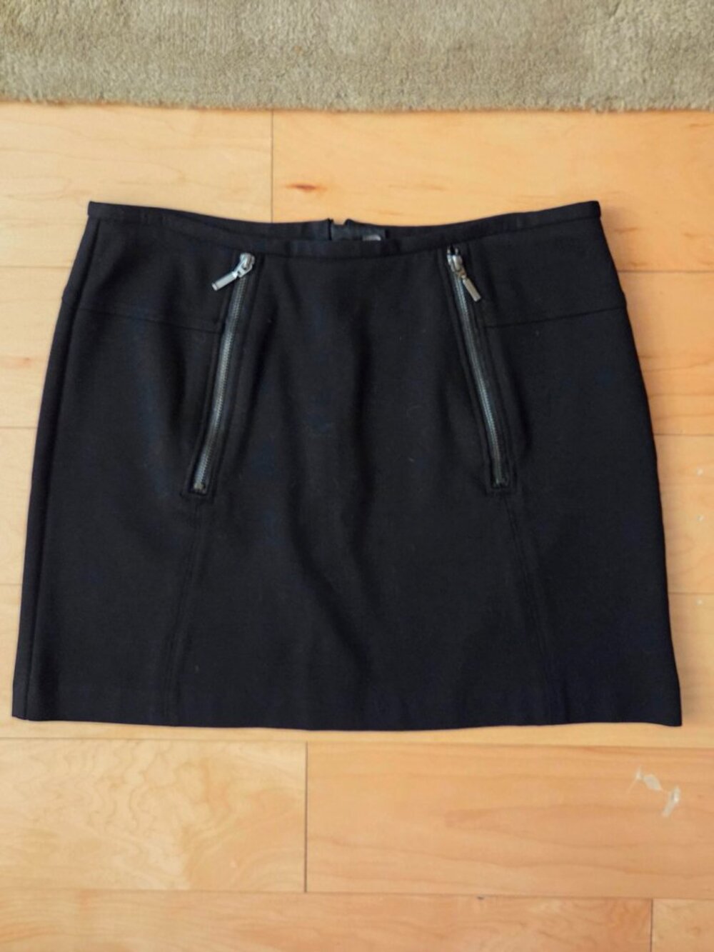 Willi Smith sz 4-6 Black Unlined Skirt Zip Details Stretch Short